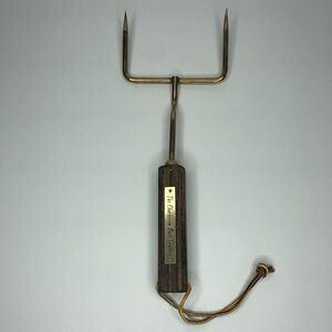 The Charleston Butt‎ Grabber BBQ Meat Fork Untensil Wood Handle